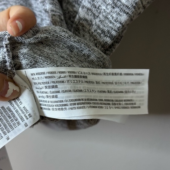 Hollister Women Must Have Collection Gray Longsleeve Shirt Size XS - Picture 4 of 7